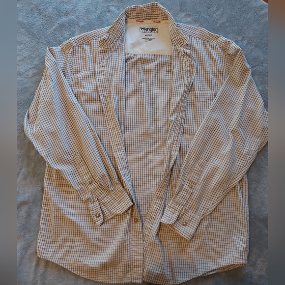 Wrangler Buttonup - Picture 3 of 5